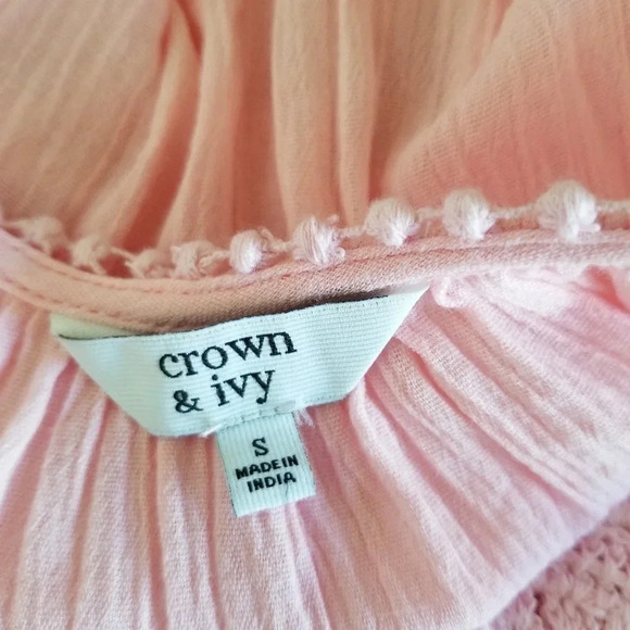 Crown & Ivy Pink Crochet Front Tassel Tie Top S - Picture 4 of 5